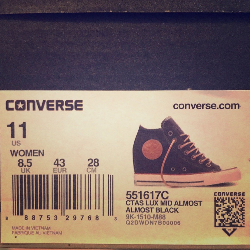 CTAS LUX MID ALMOST BLACK CONVERSE WOMENS SZ11